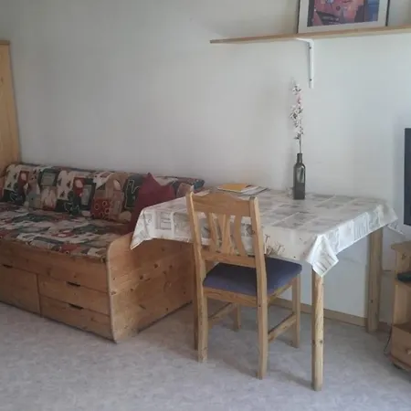 Gaestehaus Am Rathaus, Mehrbettzimmer 1 Appartamento
